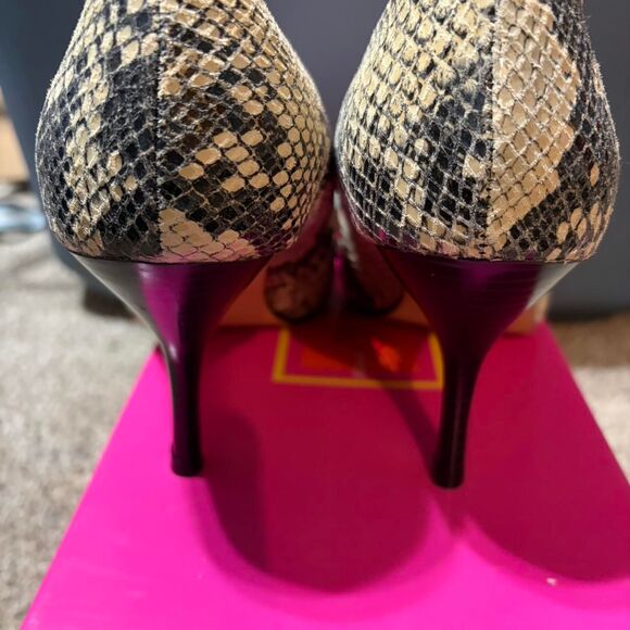 Isaac-Mizrahi Women's 10 Snakeskin Brown Black Print Heels Y2K 2000's Glam - Picture 6 of 8